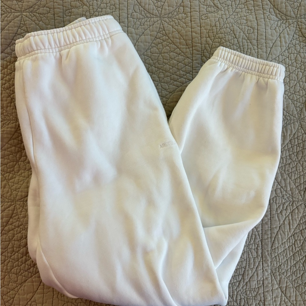 Aritzia Women's White sweatfleece pants